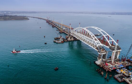 Crimean Bridge under construction