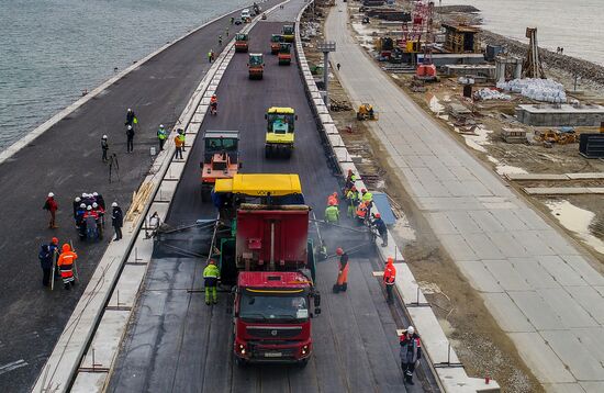 Crimean Bridge under construction