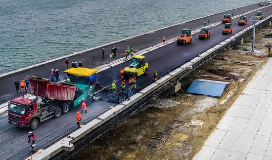 Crimean Bridge under construction