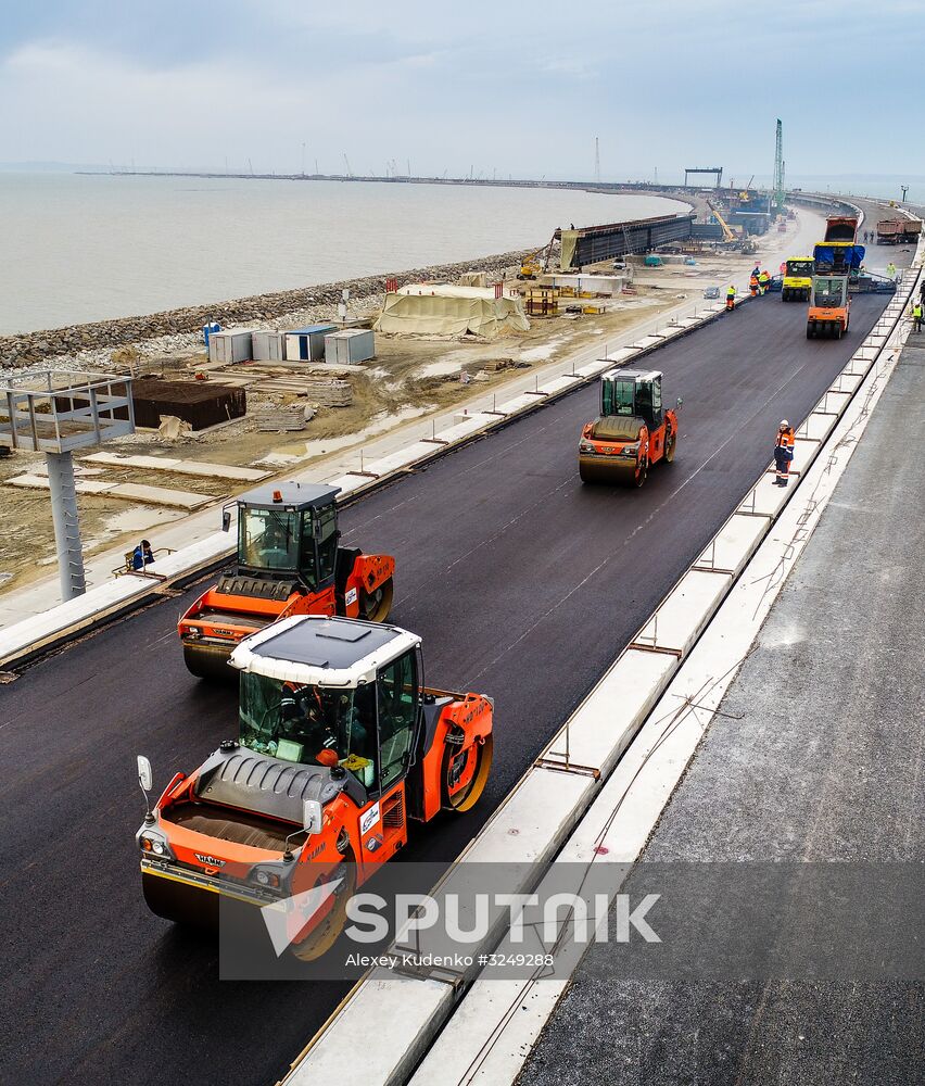 Crimean Bridge under construction