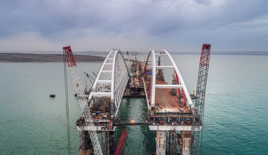 Crimean Bridge under construction