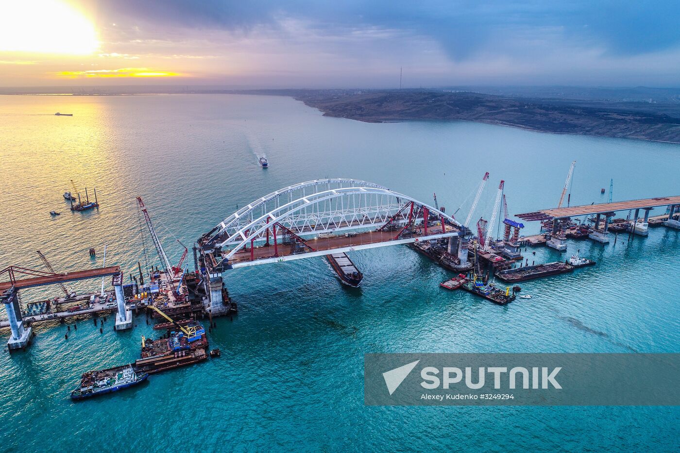 Crimean Bridge under construction