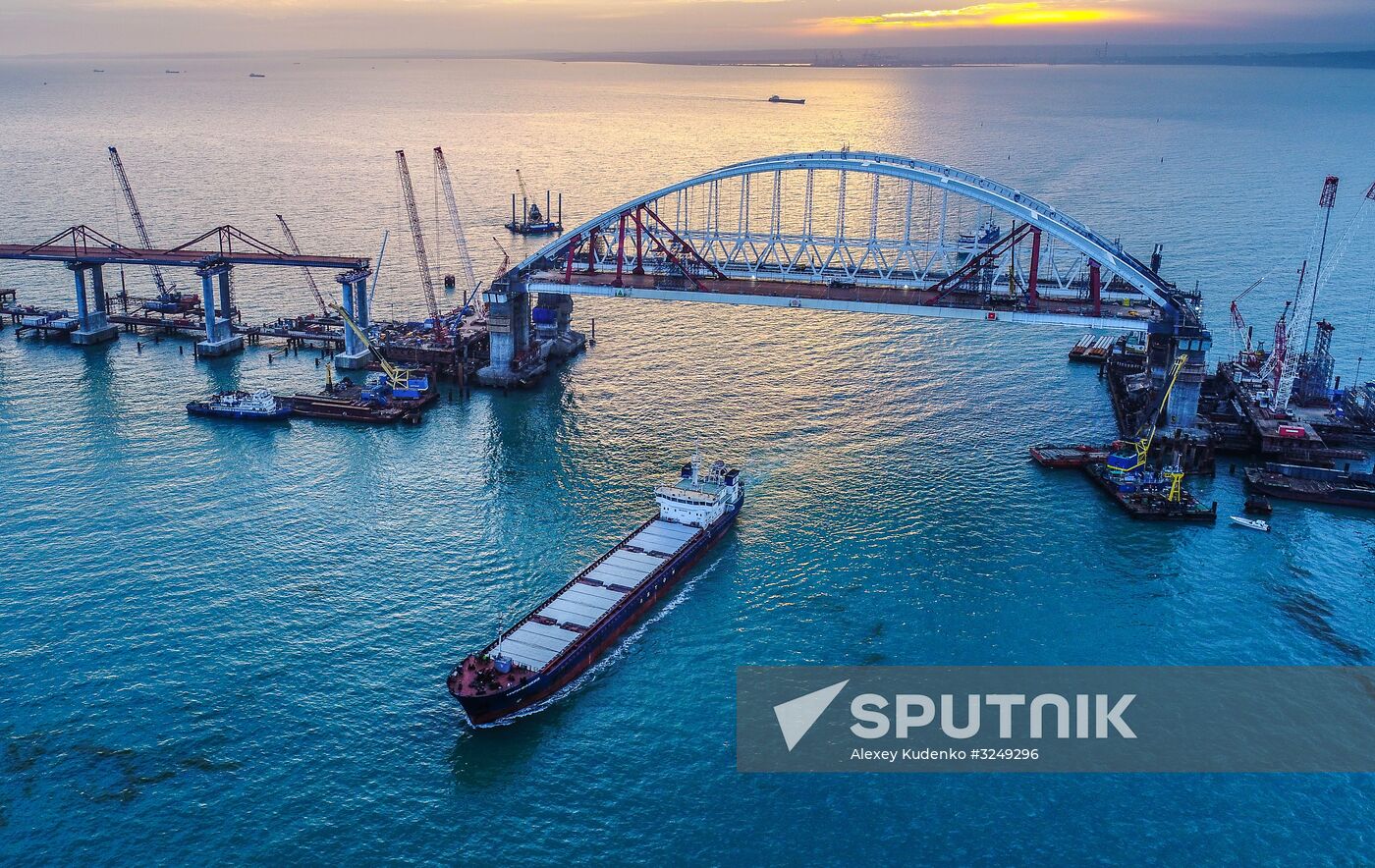 Crimean Bridge under construction