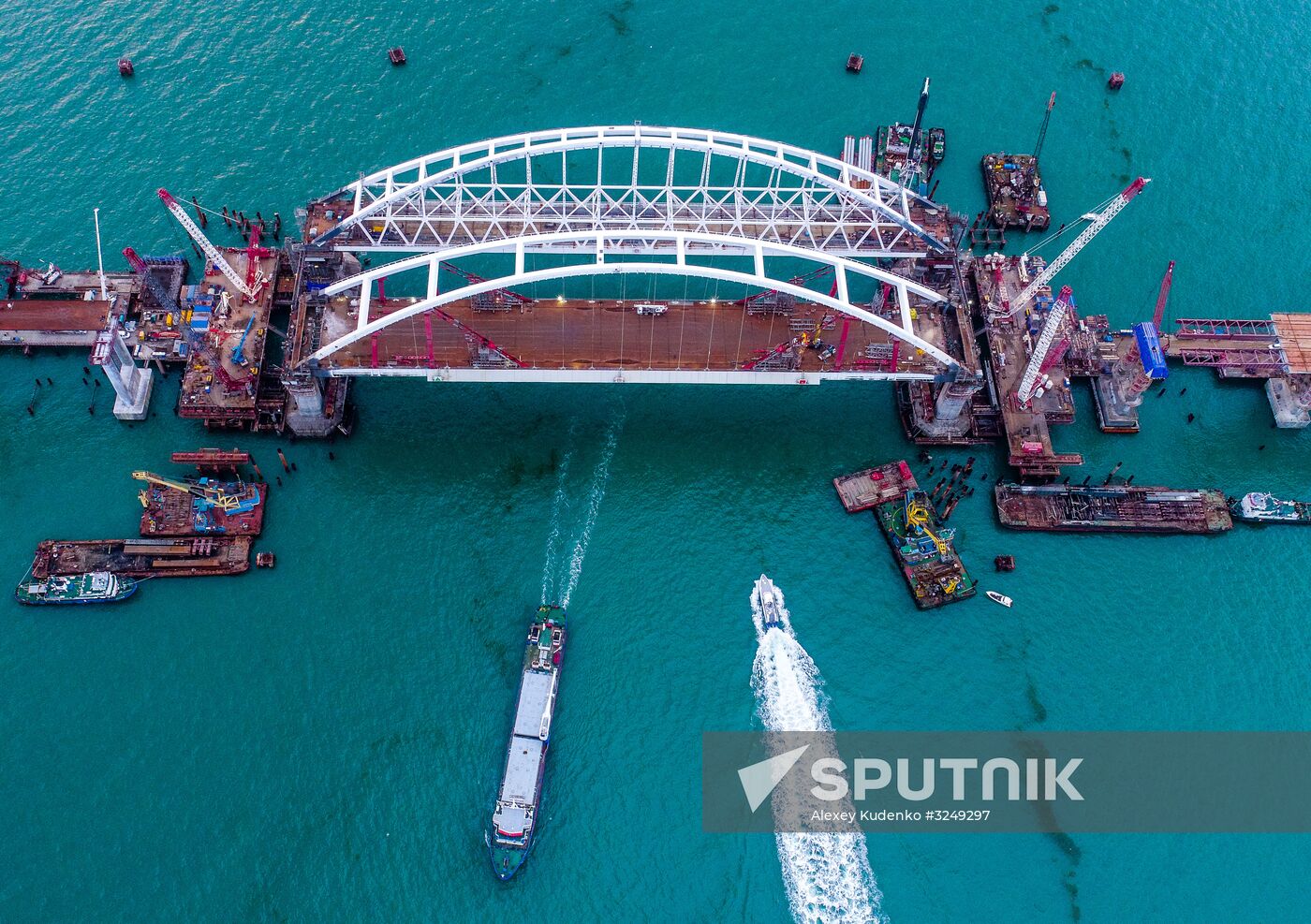 Crimean Bridge under construction