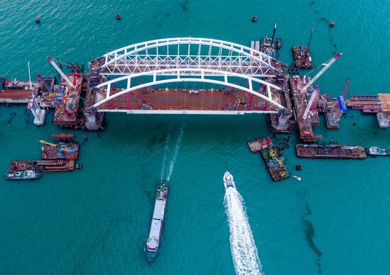 Crimean Bridge under construction