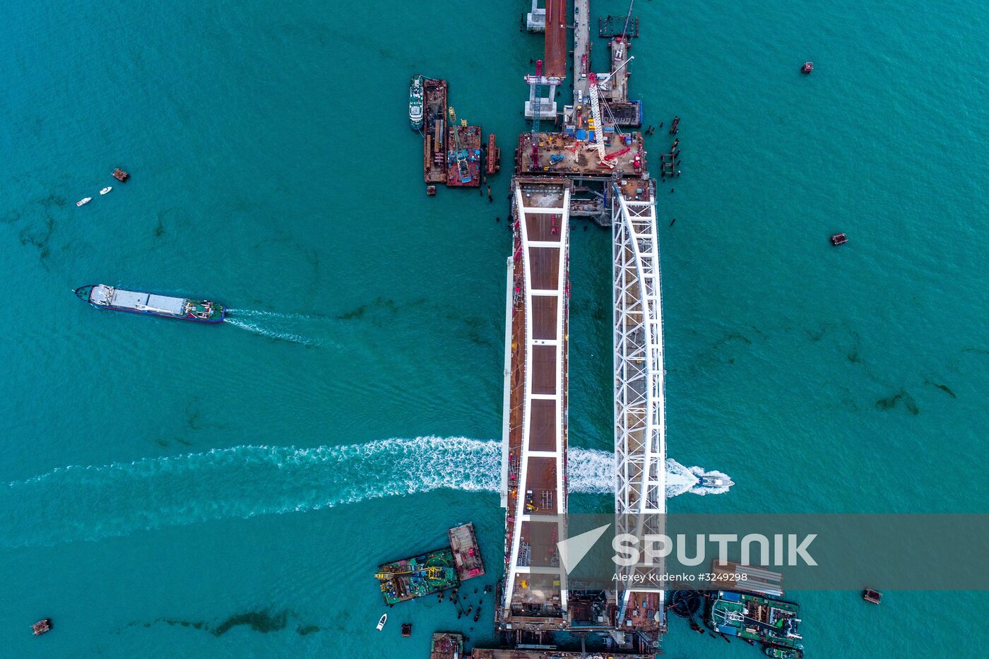 Crimean Bridge under construction