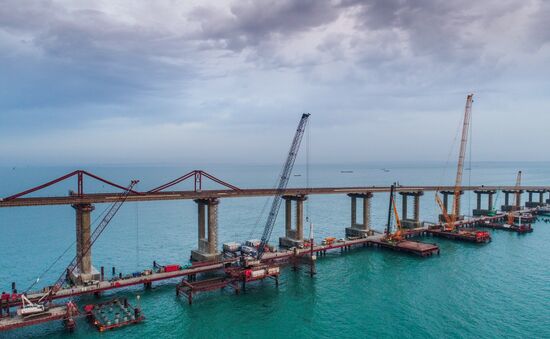 Crimean Bridge under construction