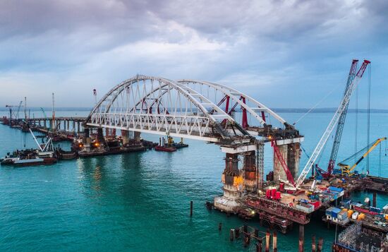 Crimean Bridge under construction