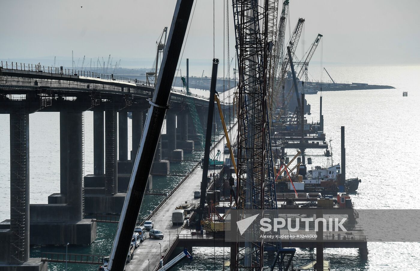 Crimean Bridge under construction