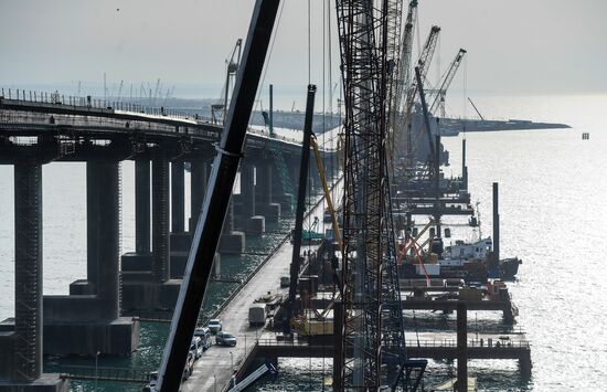 Crimean Bridge under construction