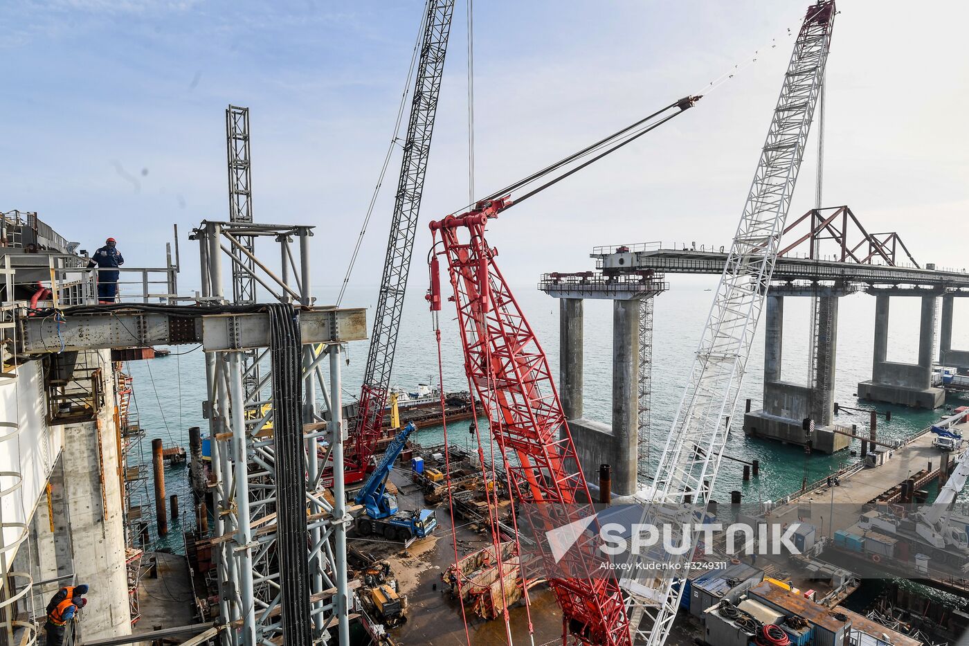 Crimean Bridge under construction