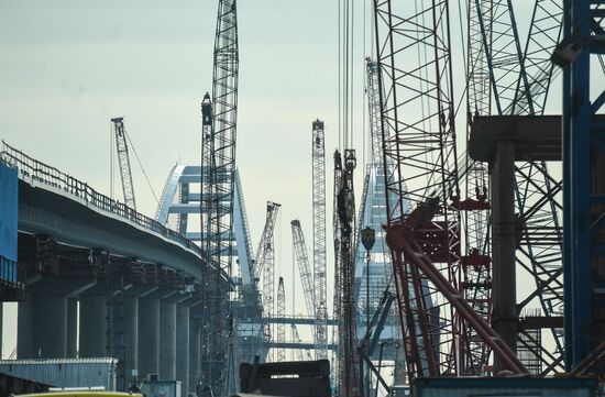 Crimean Bridge under construction