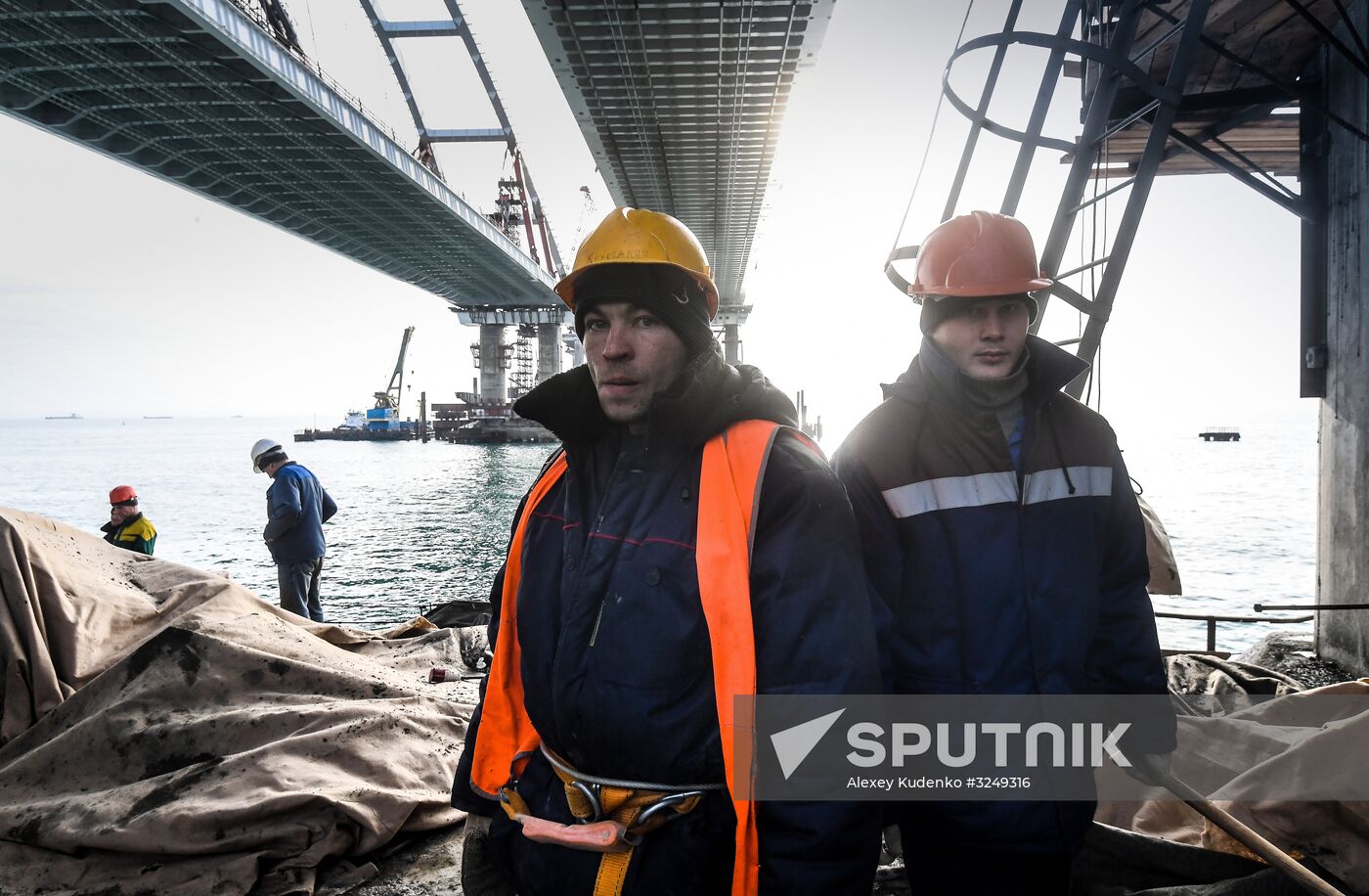 Crimean Bridge under construction