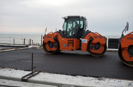 Crimean Bridge under construction