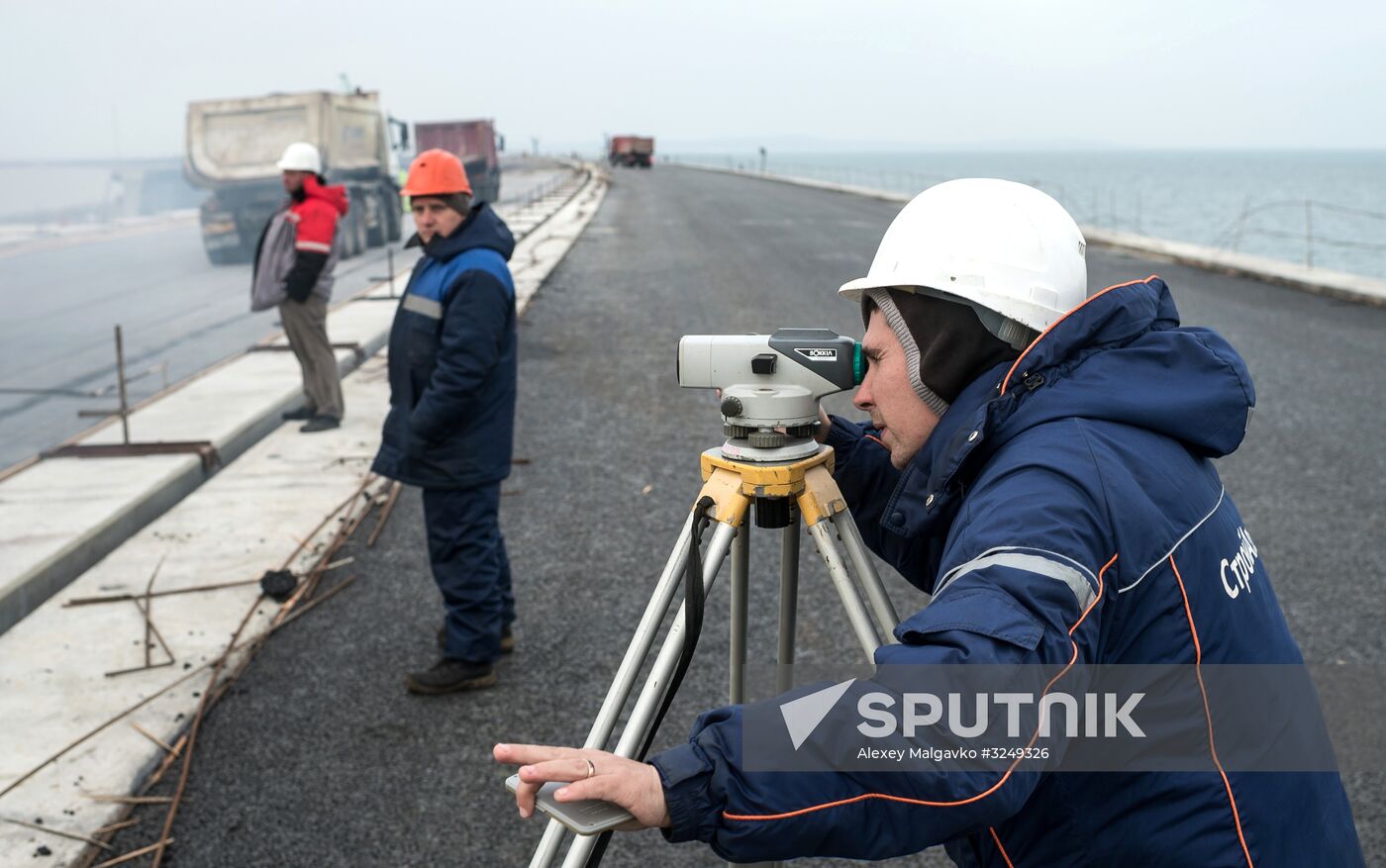 Crimean Bridge under construction