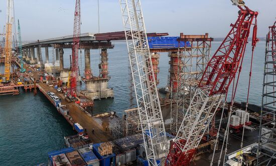 Crimean Bridge under construction