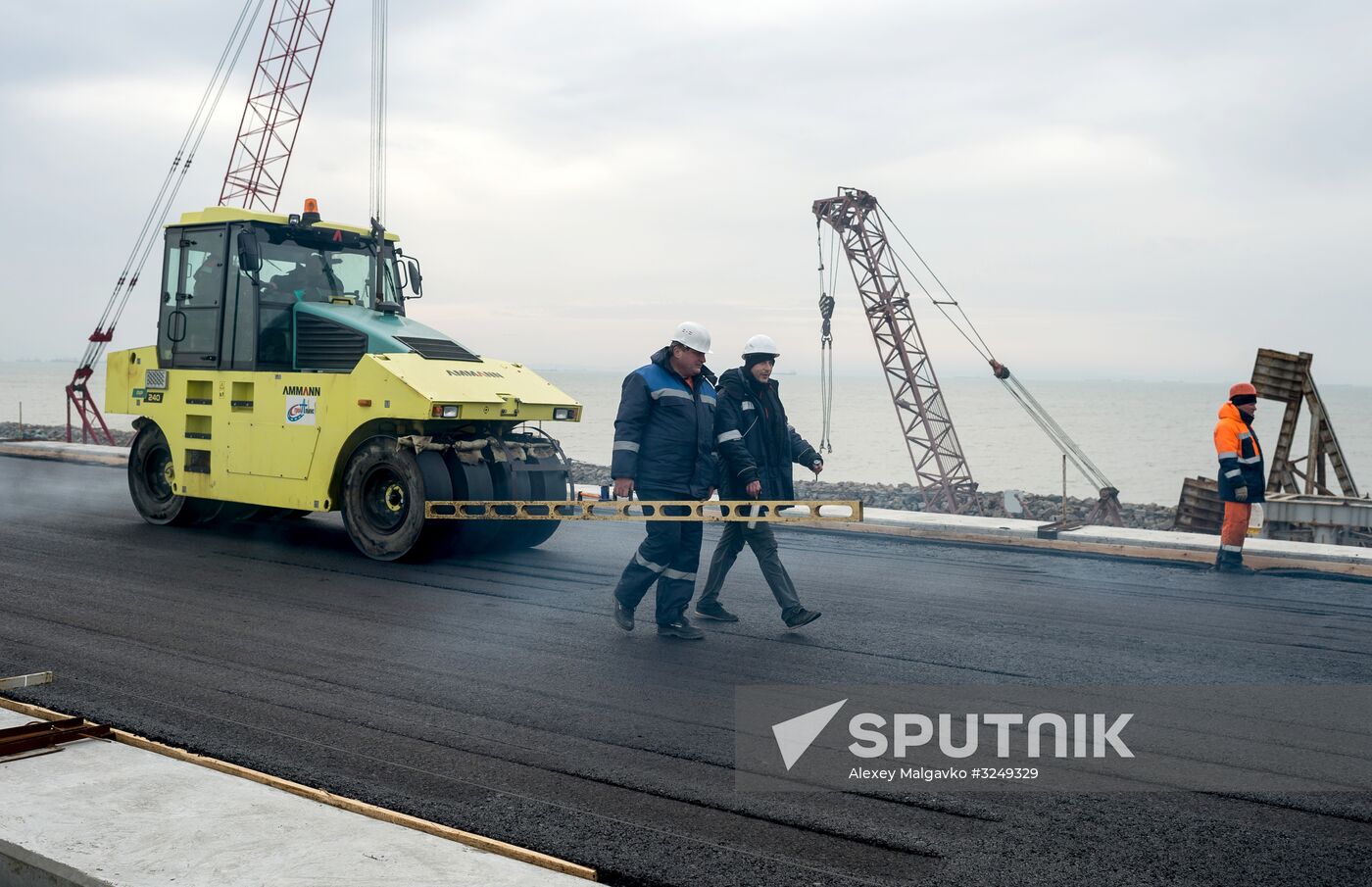 Crimean Bridge under construction