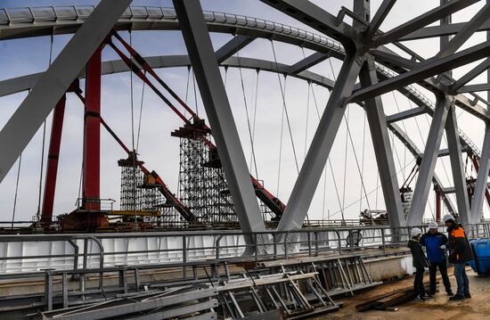 Crimean Bridge under construction