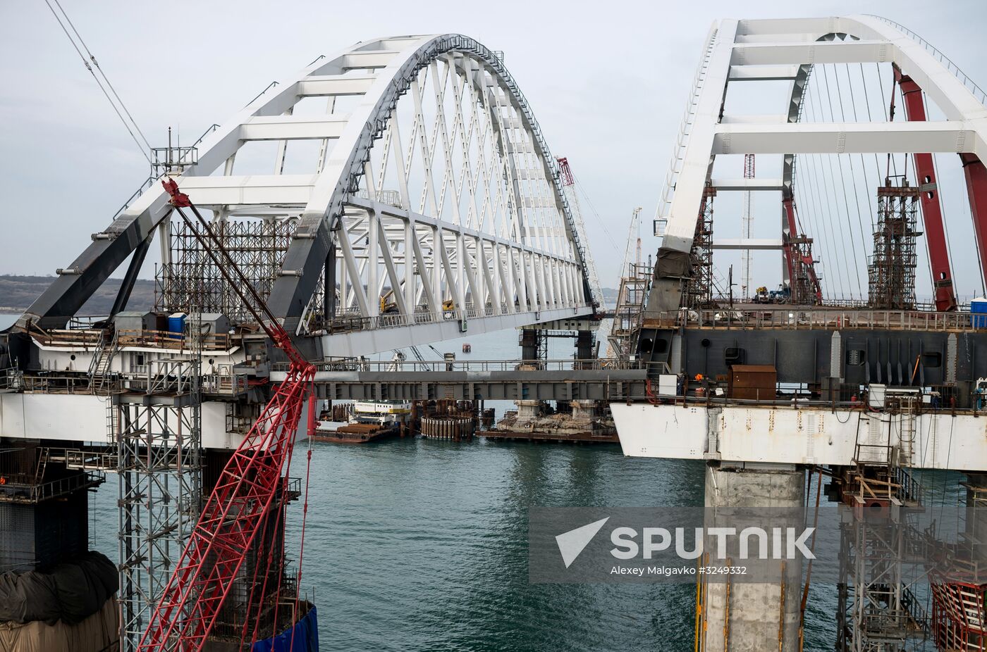 Crimean Bridge under construction