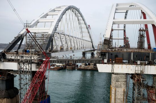 Crimean Bridge under construction