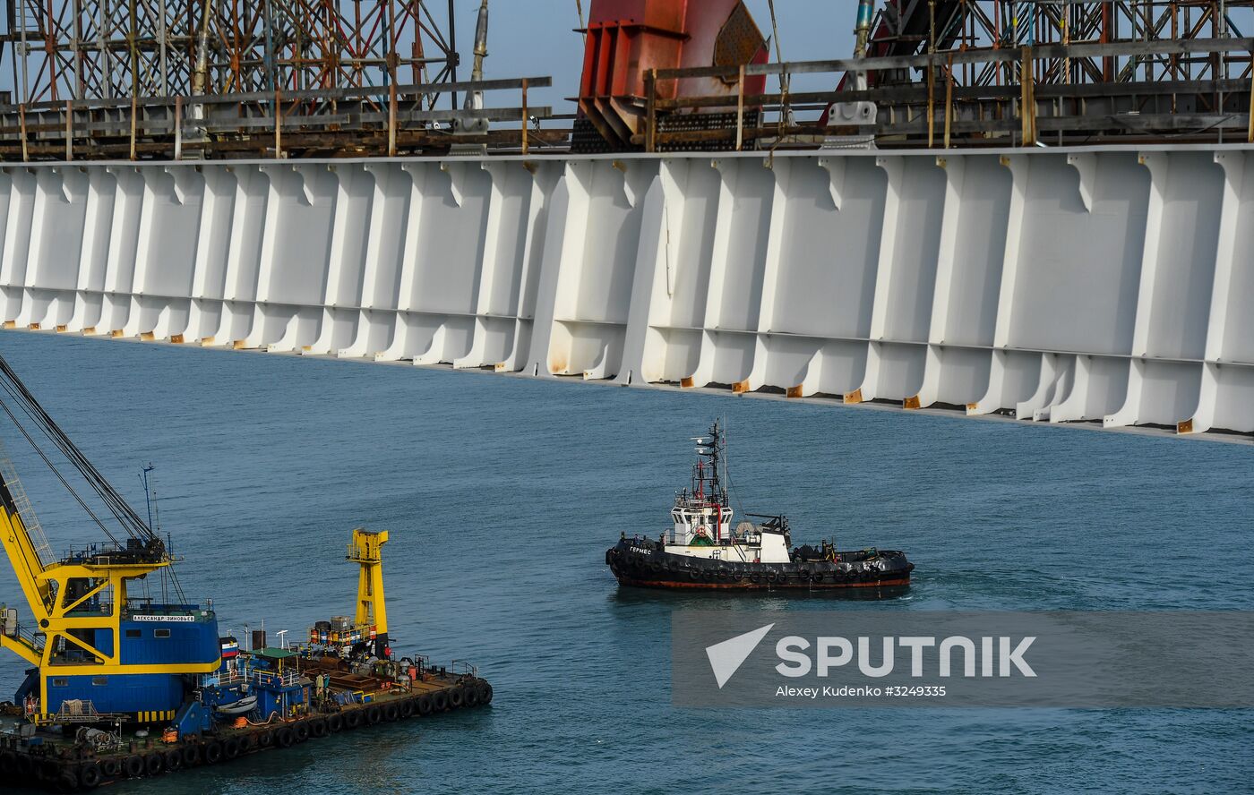 Crimean Bridge under construction