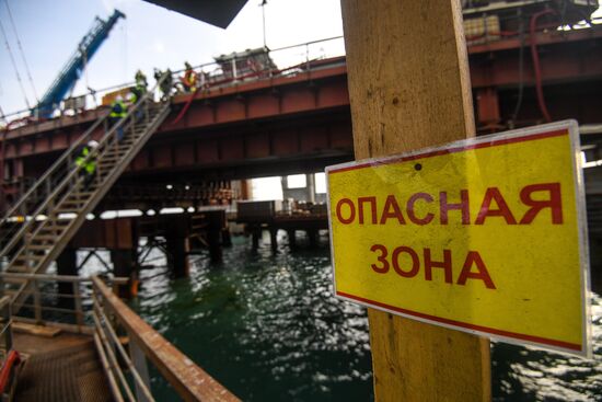 Crimean Bridge under construction