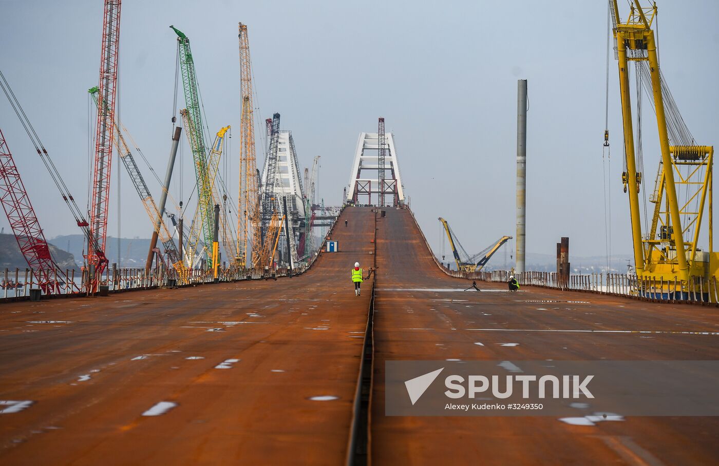 Crimean Bridge under construction