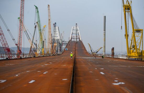 Crimean Bridge under construction