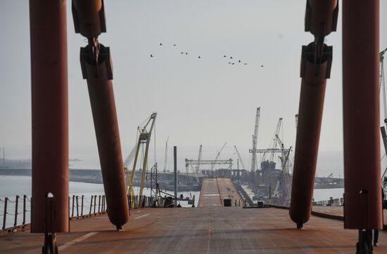 Crimean Bridge under construction