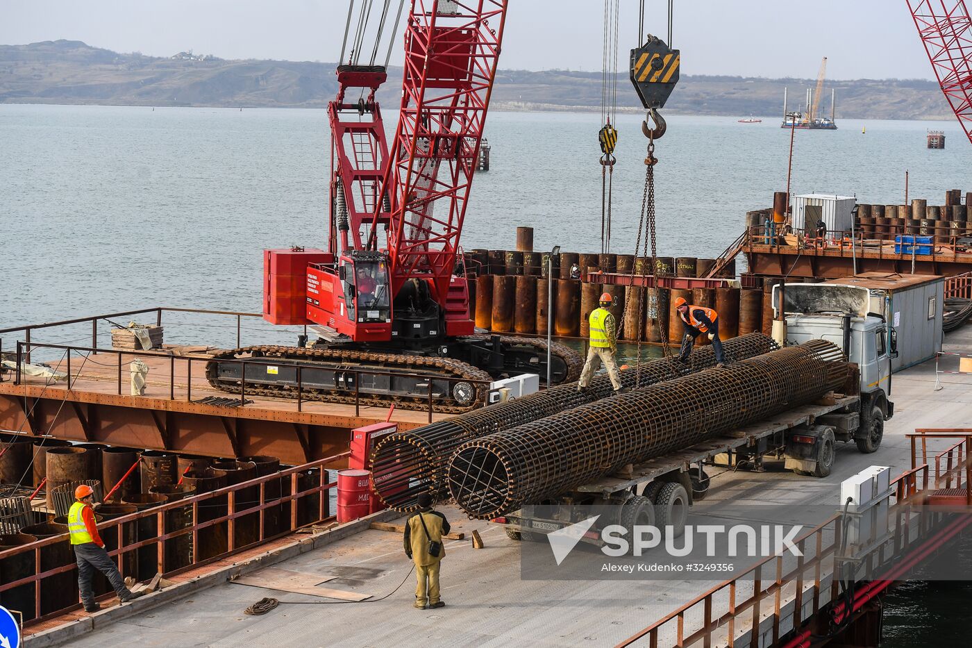 Crimean Bridge under construction