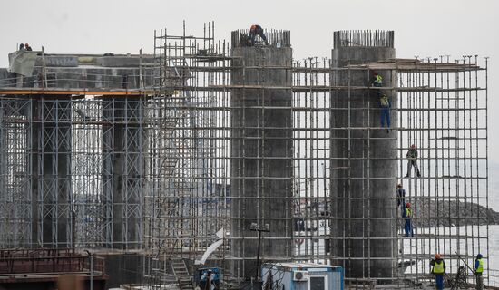 Crimean Bridge under construction