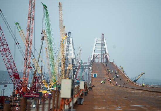 Crimean Bridge under construction