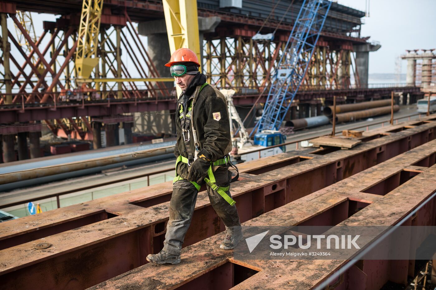 Crimean Bridge under construction