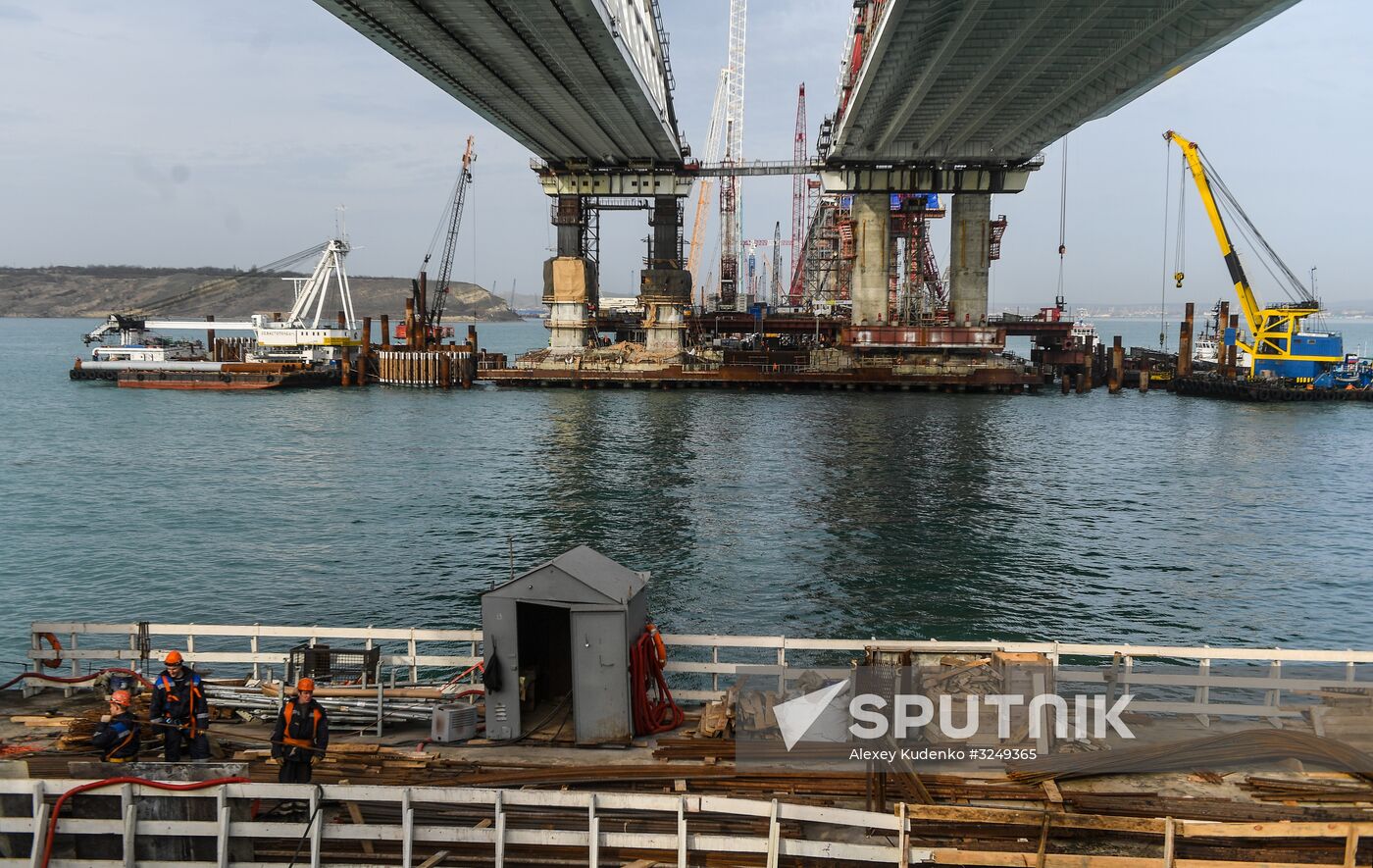 Crimean Bridge under construction