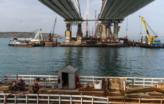 Crimean Bridge under construction