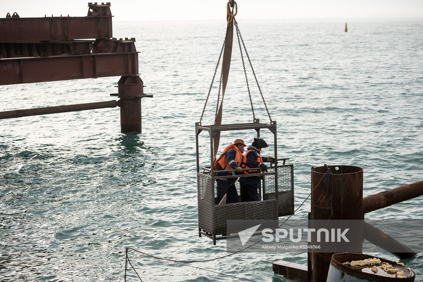 Crimean Bridge under construction