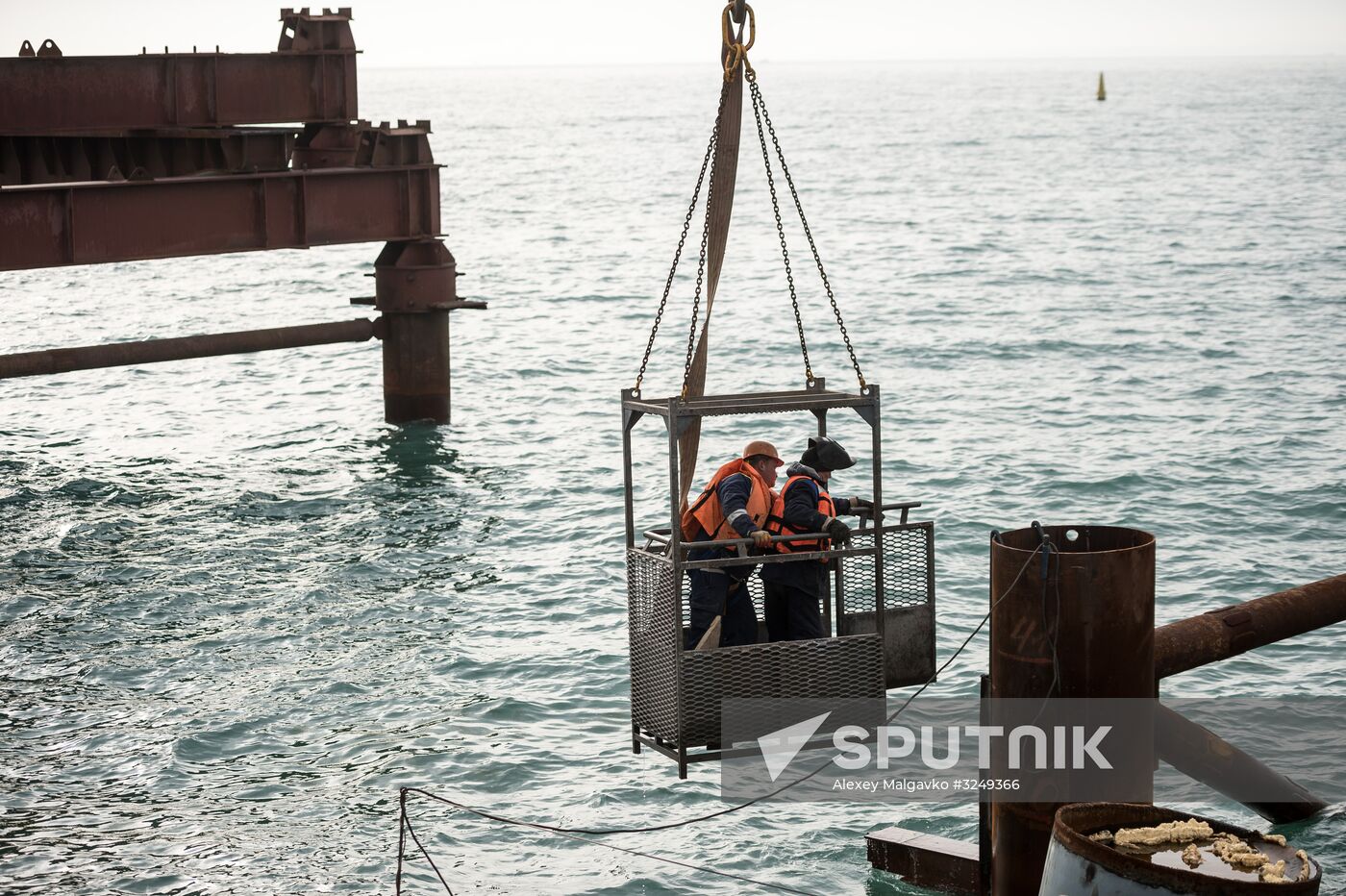 Crimean Bridge under construction