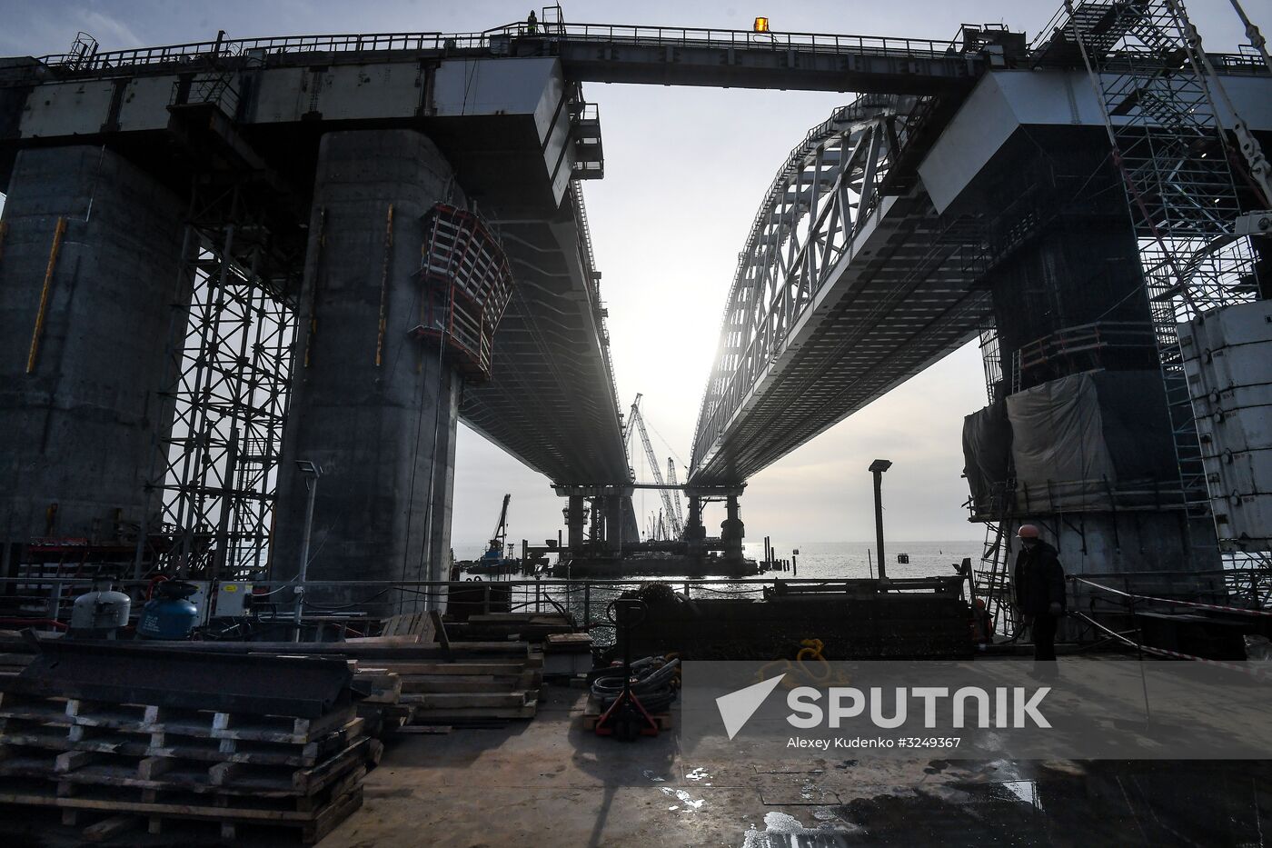 Crimean Bridge under construction