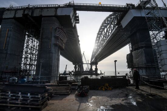 Crimean Bridge under construction