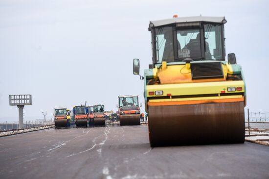 Crimean Bridge under construction