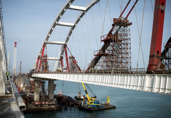 Crimean Bridge under construction