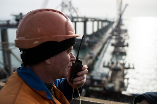 Crimean Bridge under construction