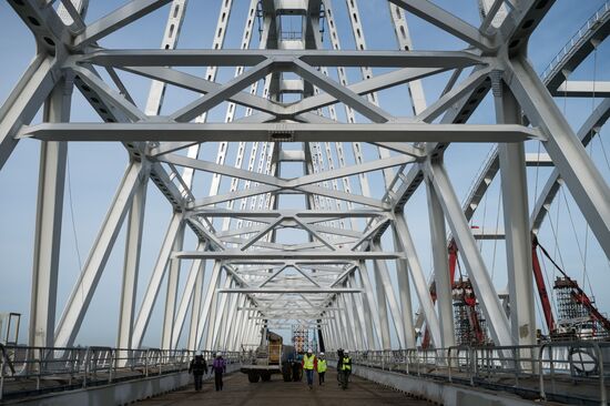 Crimean Bridge under construction