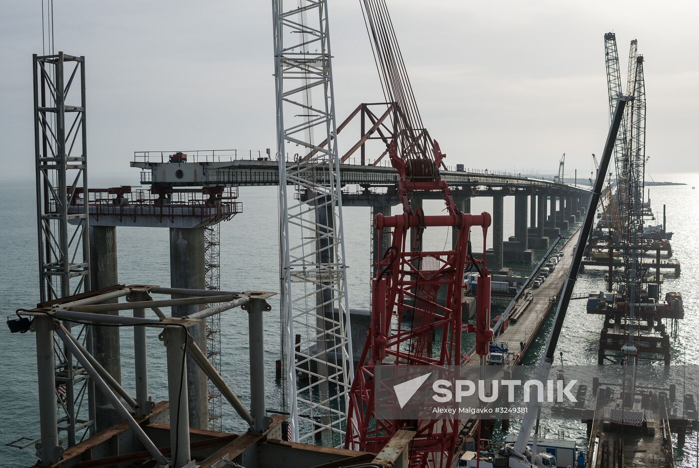 Crimean Bridge under construction