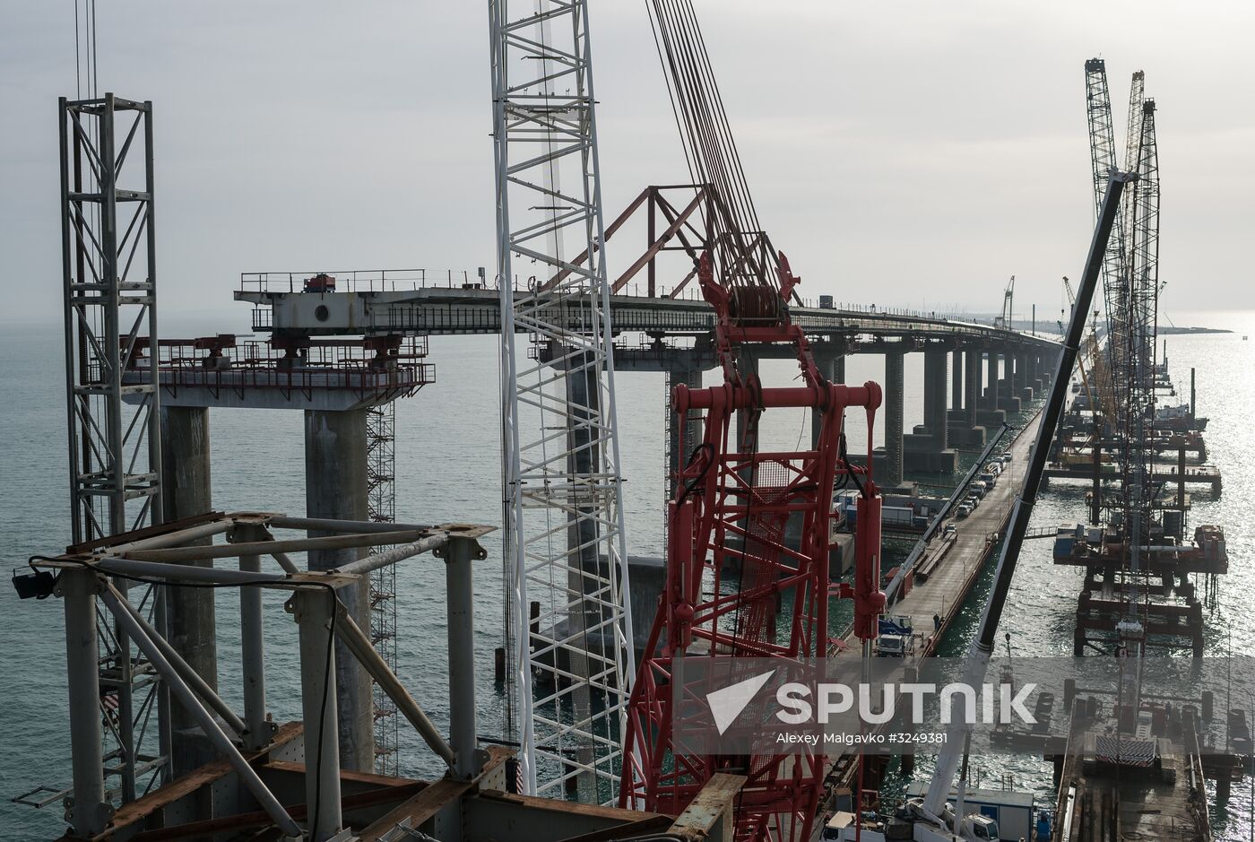 Crimean Bridge under construction