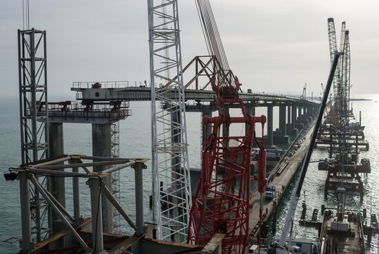 Crimean Bridge under construction