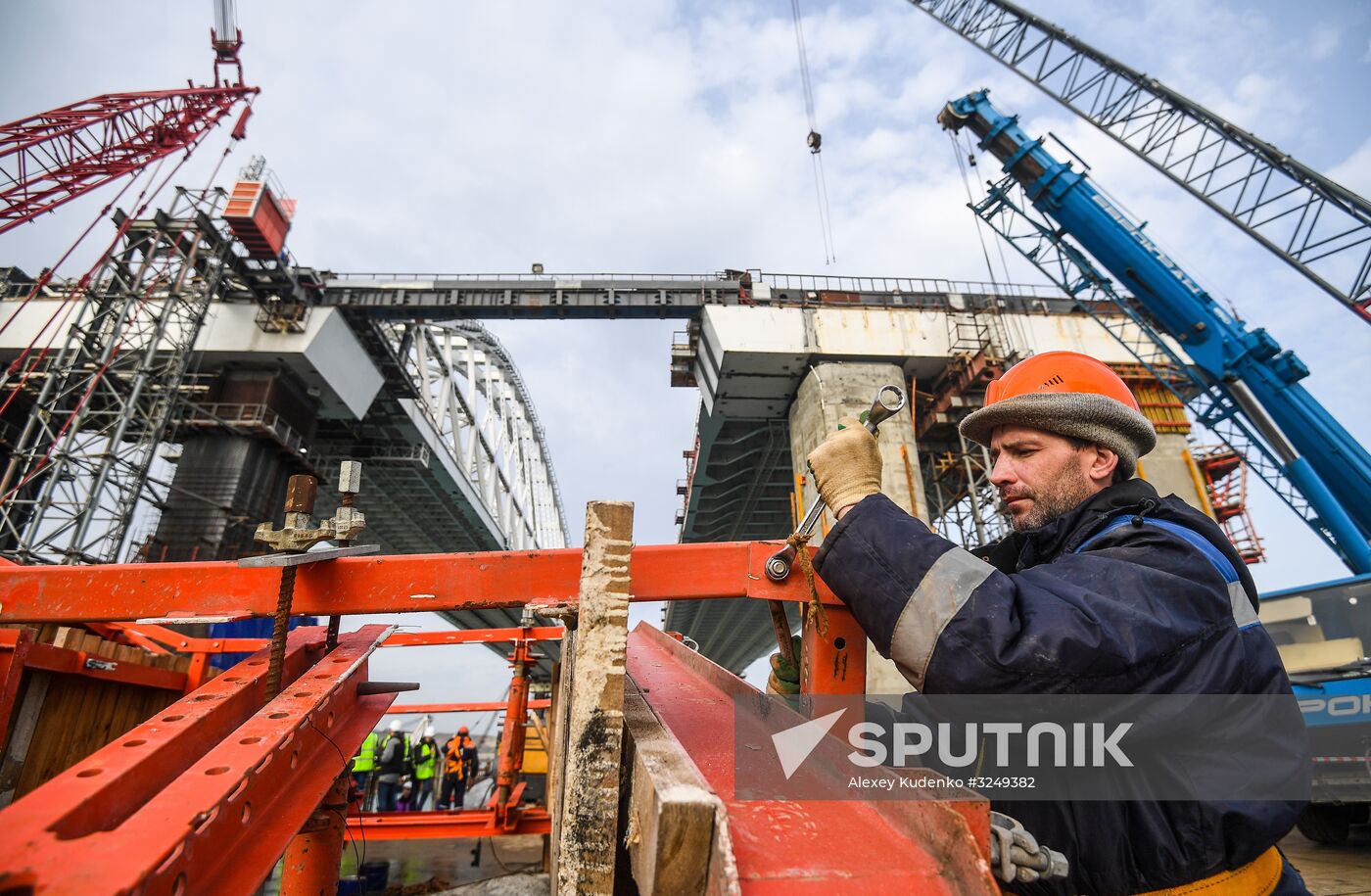 Crimean Bridge under construction