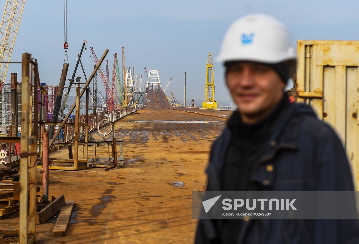 Crimean Bridge under construction