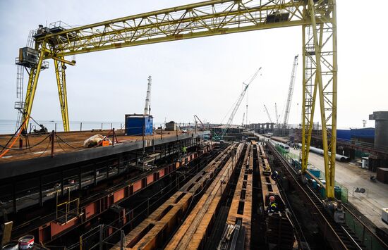 Crimean Bridge under construction