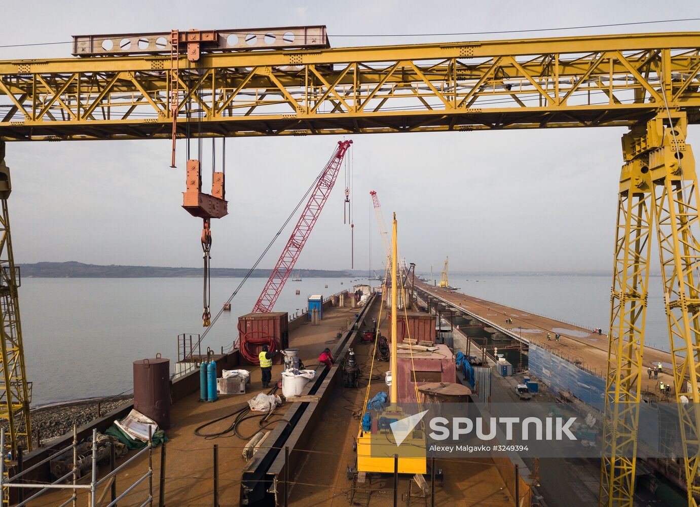 Crimean Bridge under construction